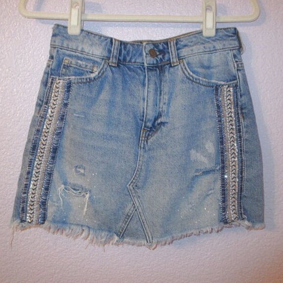 We The Free People Denim Jean Skirt Size 0 Rhinestones Embroidered Mini Fringe - Picture 1 of 10